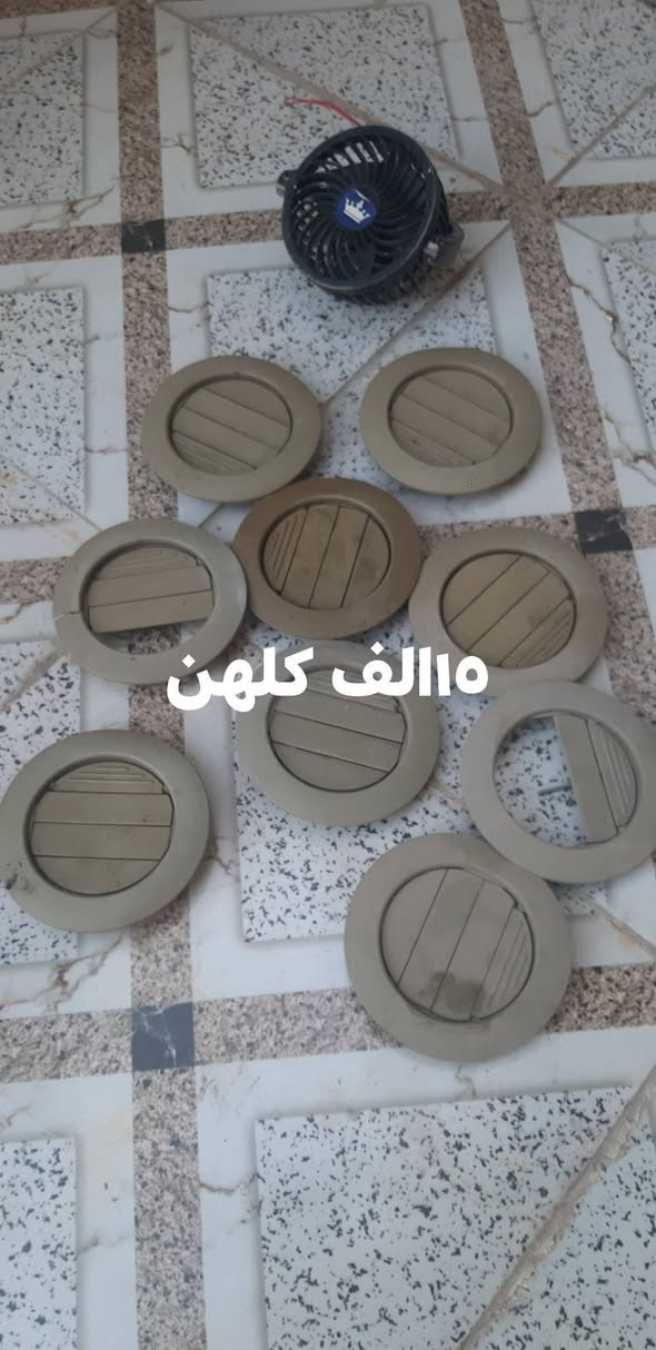 السلام عليكم غراض جنبي H2كلمن سعره مكاني بغداد المحمودية ***********

نص مكتوب في الصور:
- ٣٠ الف جديدة
- بردات ٣٠ الف صفحتين يرحمن للجمبي والهايس
- 10 الف كلهن
- 10الف
- خمسة ألف