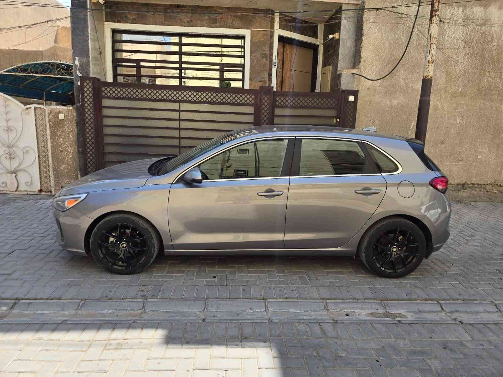 النترا هاشباك GT رقم اربيل دولي هزه جديده تحويل مباشر
موديل 2020
ماشيه 65ML

قطعتين صبغ بدون تبديل بدون دواخل 
سياره جديده بمعنى الكلمه 

تبريد ثلج ❄️
 تدفئه فول مع تدفئه بالمقاعد ♨

السعر 105$وبيها مجال بسيط 

للتواصل ***********
مكاني الدوره جمعية خير الله 
السياره جاهزه من كلشي
