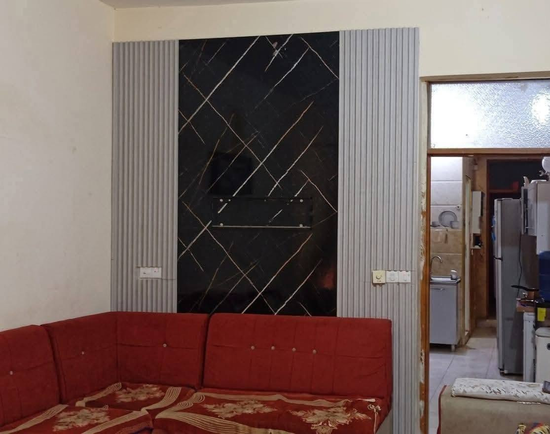 سلام عليكم بيت للبيع ٧٥
طابق ونص المربع الثالث شارع الكابينه الطابق الاول طرمه واستقبال ومطبخ وصحيات وممر وترك وغرفه 
الطابق الثاني سطح شتايكر وغرفه نص ستاره سندويج تركي فقط سندويج والارض شتايكر وبلكونه صغيره وبيتونه  سعر البيت ٧٥

نص مكتوب في الصور:
- ٢٠٢٦/٠٣/١٣ ٢:٣٢:٥٣ م
- الحَمامة
- بغداد محافظة