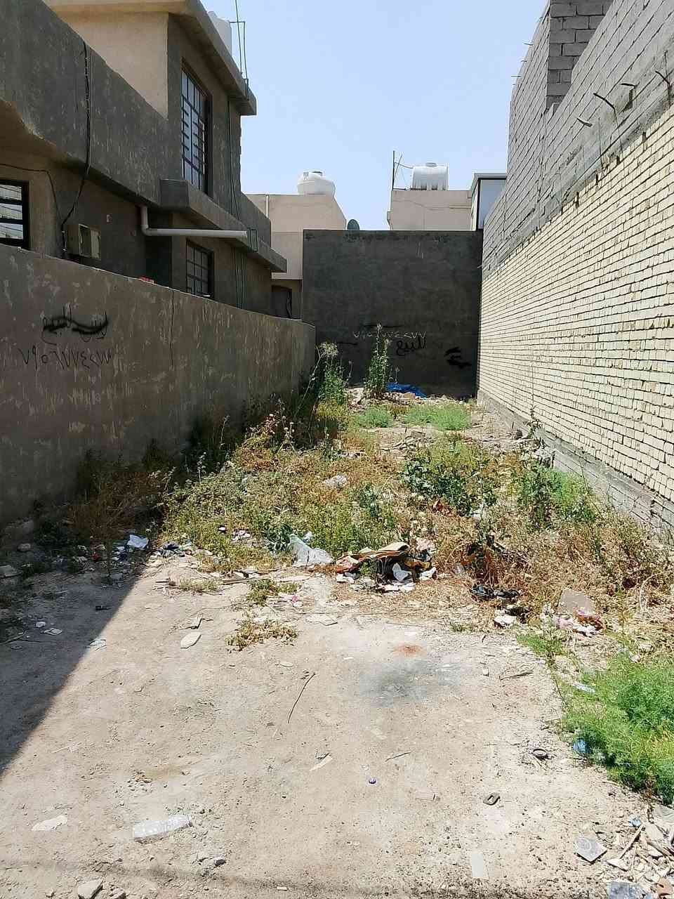 سلام عليكم قطعة ارض للبيع المساحه ١٠٠ متر الواجها ٥ النزال ٢٠ سند ٢٥ جسر ديالى الصمديه قرب معمل الشعريه للاستفسار ***********
