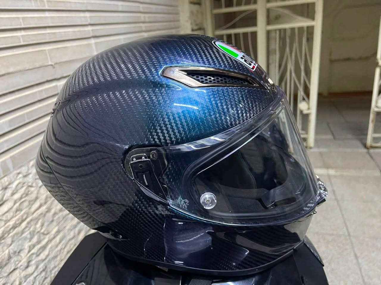 للبيع خوذة agv كاربون استخدام كلش قليل بعدها جديدة وملحقاتها والكارتونة موجودة كاملة ويا جامات ثنين مضلله وشفافة جديدة مكاني بغداد شارع فلسطين رقمي
***********
