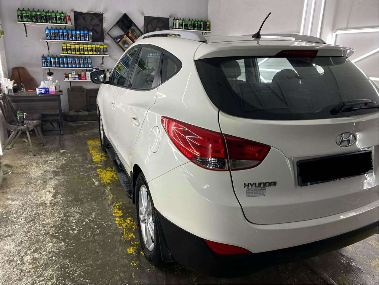 هیۆندای تۆکسۆن مۆدیل ٢٠١٠ بێ بۆیاخ گێر و مەکینە بەشەرت مەکینەی نەکراوەتەوە تەقە و رەقە بەشەرت تەنها ١٧٣هەزار رۆشتوە چوار تایەی تازەی لەژێردایە سەنەوی تازەیە تا ٢٠٣٢ تازەیە نرخی ١٣٥ گەڵاو مەجال  گۆرینەوەش دەکەم 
ژمارە مۆبایل : *********** بشدار, السليمانية
