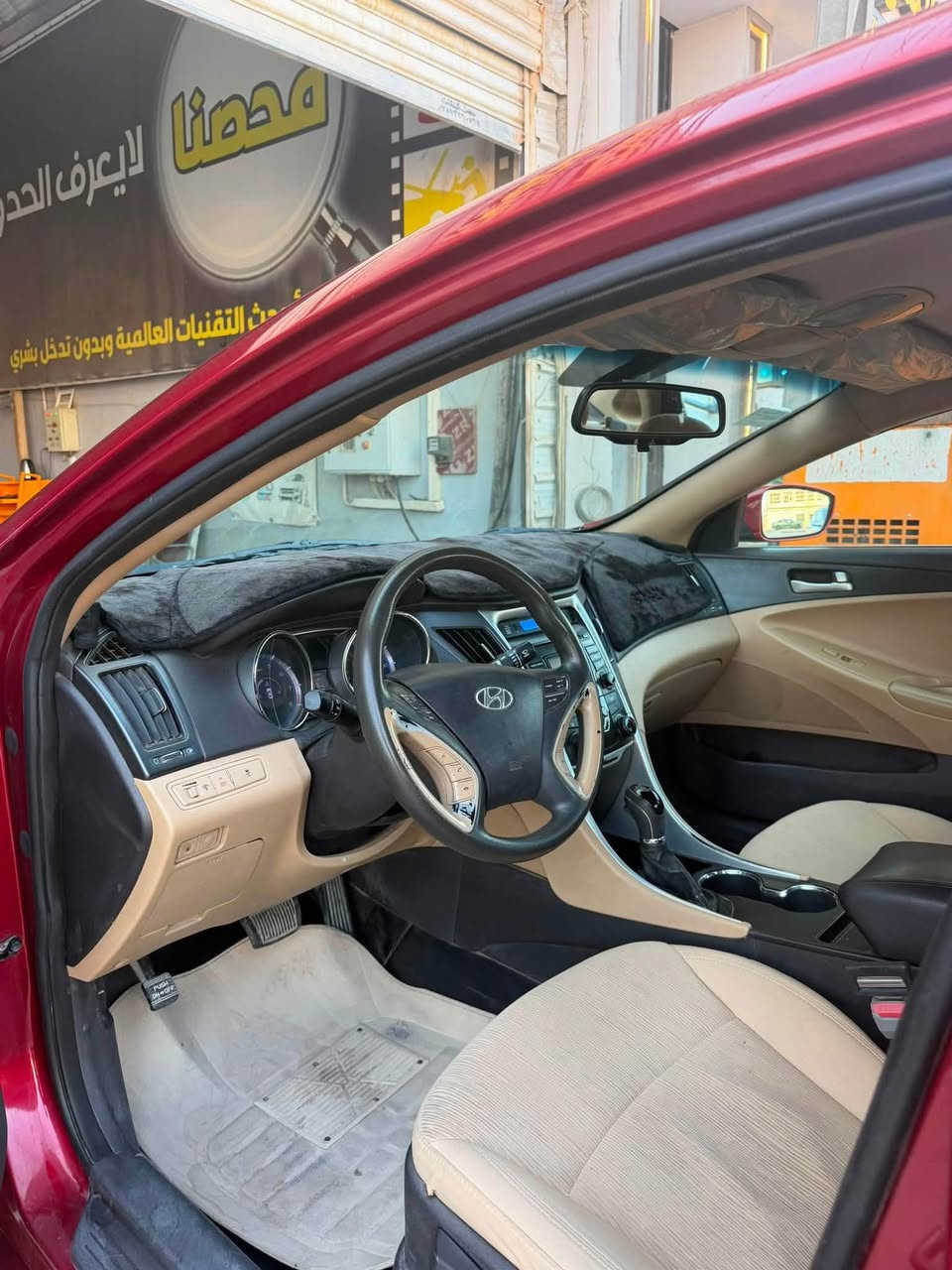 سوناتا 2013 امريكي بدون صبغ حادث تخريب البنيد و الجنطه  نفسهن نشدهن بدون تبديل ليبل واحد 
السياره جديده بدون اي نقص تبريد تخم تاير حداديه كله جديد 
السعر 107 وبيه مجال بسيط 
للاستفسار ***********
