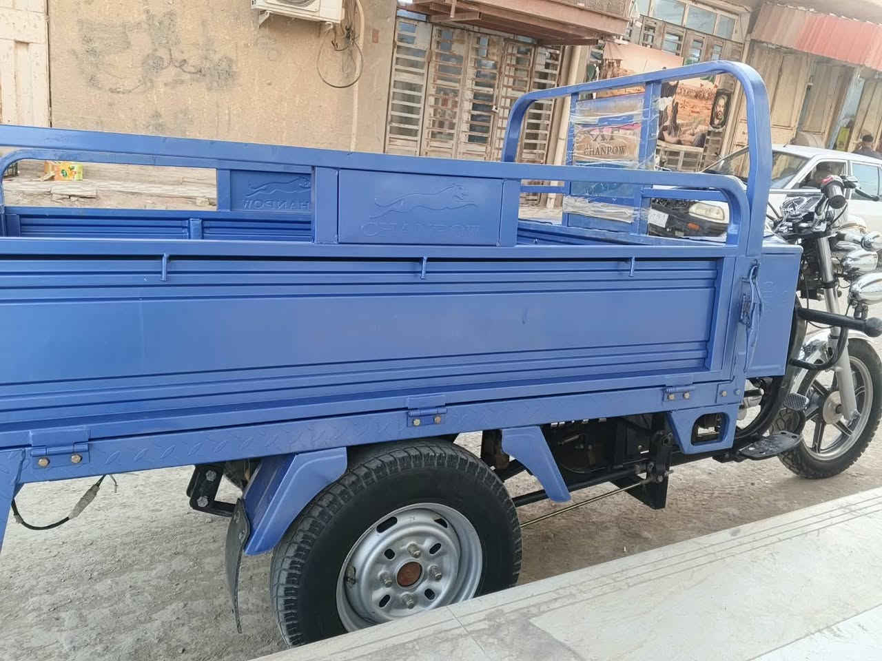 السلام عليكم 23 طالعه ب25 وكيلها نوار ستوته نضيفه بس البدي مرشوش شي بسيط 
***********
