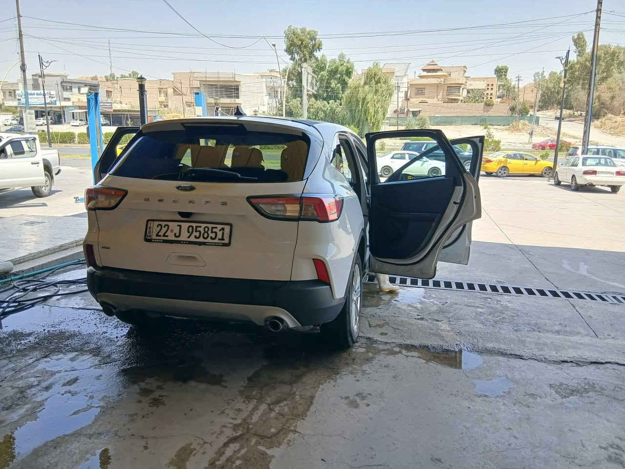 منقووول اكرر منقول و التواصل مع رقم صاحب السيارة داخل المنشور 

المكان الموصل

� للبيع فورد سكيب 2022 SE — مواصفات فخمة وسعر مناسب  135 $ 

الضرر موجود بالصور

✨ المواصفات: 

• محرك 1.5 لتر EcoBoost تمشي بانزين العادي بدون دوانز تبريد ثلج
• قوة تصل إلى 181 حصان (1.5L)
• قير أوتوماتيك 8 سرعات
• صرفية بنزين ممتازة 
• تحكم كهربائي بمقعد السائق
• تحكم من المقود
• تشغيل بصمة (Keyless Start)
• مكيف أوتوماتيك ثنائي (Dual Zone)
• 
• شاشة + Apple CarPlay & Android Auto
• بلوتوث + USB
• نظام صوتي مع 6 سماعات
• كاميرا خلفية + حساسات 

• نظام تحذير النقطة العمياء
• المحافظة على المسار (Lane Keep Assist)
• تحذير التصادم الأمامي
• حساسات خلفية + كاميرا
• نظام فرامل طوارئ ذكي
• 5 ركاب
• مساحة تخزين واسعة جداً (حتى 65.4 قدم مكعب)
عداد السياره ٨٧ كيلو مابيها اي نقص جاهزه
سيارة بيها كوبون بانزين
مكان السياره موصل 
تواصل اتصال او مراسلة على الواتس 
***********
