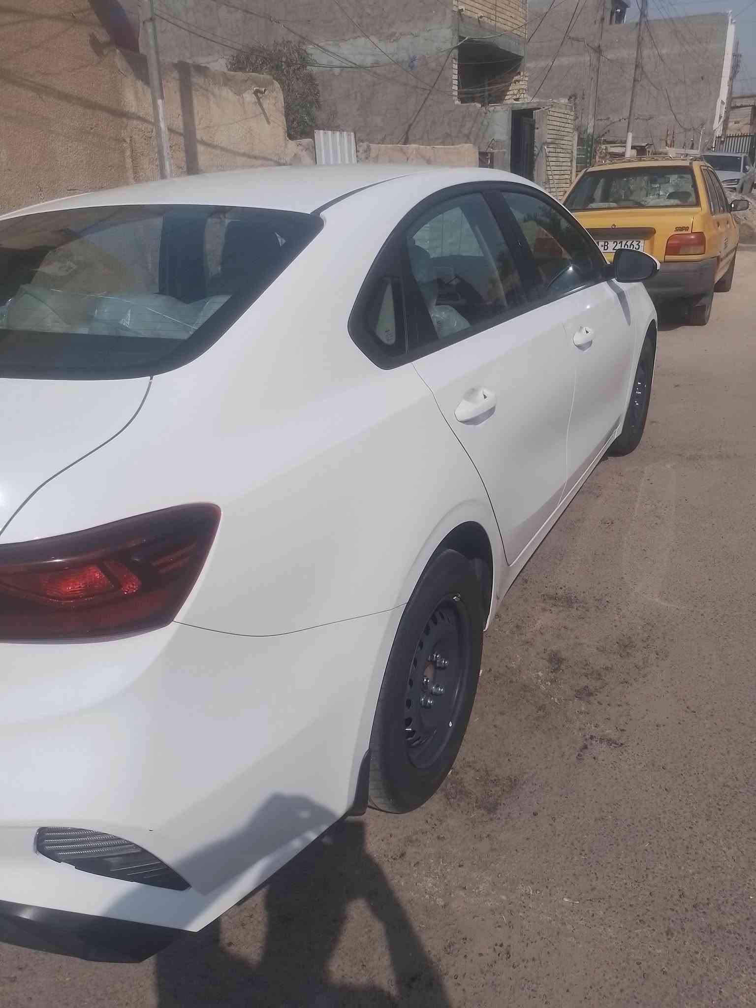 للبيع خليجي ٢٤ بغداد *********** سيراتو السعر ١٦٥ $
