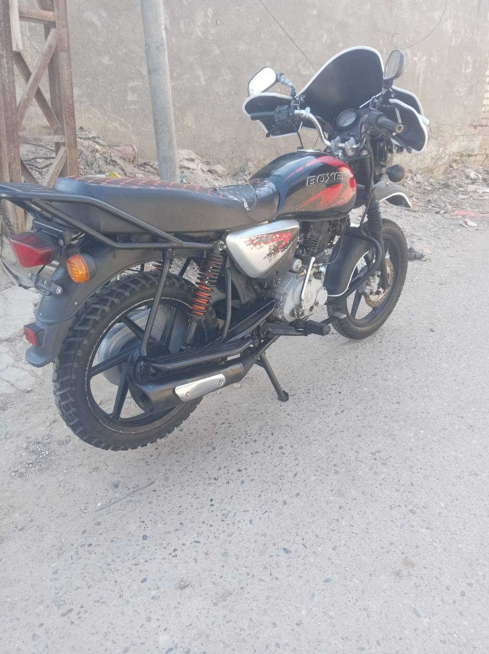 سلام عليكم شباب دراجه بوكسر مديد 21 جبلي بدون اوراق اكفلك سرقه دراجة خير من الله وصوت لمحرك يخبل سلف هندر بكل وكت دراجة تخبل بيه تاير جبلي كامله مكمله ماناقصه شي ابد يعني بس شد صندوك وتشتغل نعمه من الله سعر 700 وبيهه مجال قليل عنواني بغداد مدينة الصدر واتساب *********** و صيد ***********

