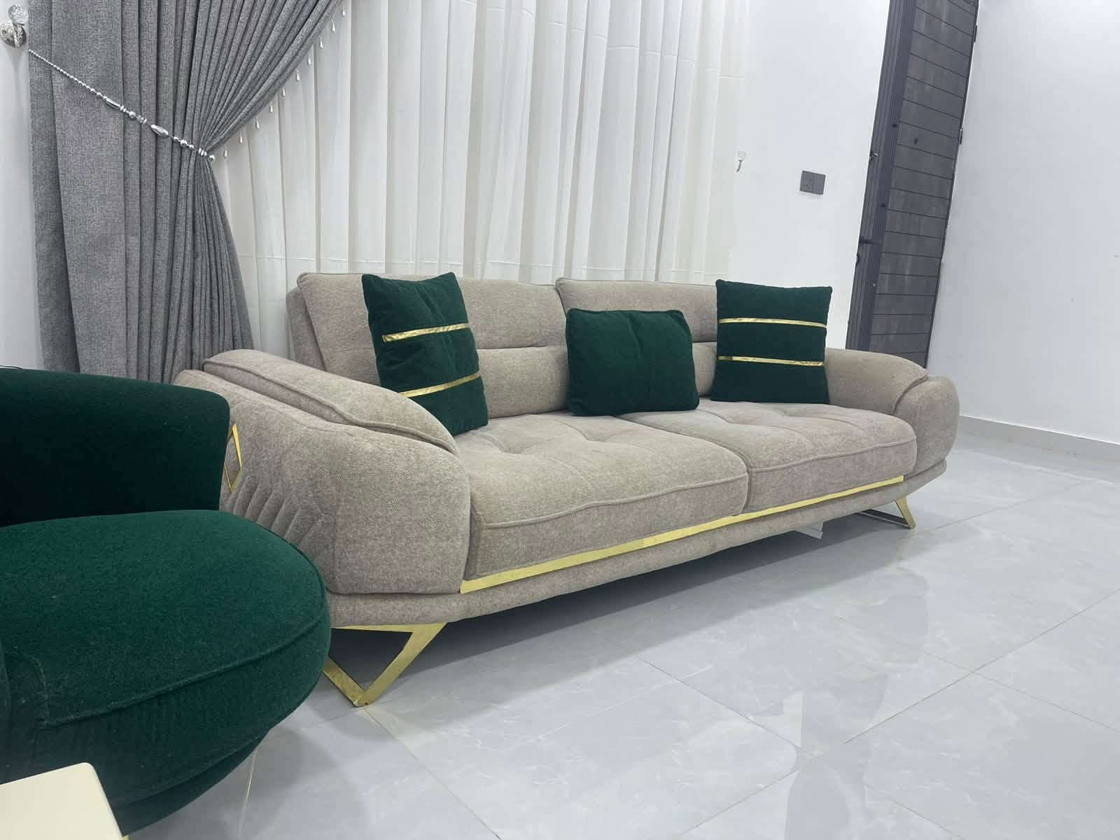 تخم ماركة درجة أولى ماركة ٨ مقاعد اخو الجديد ***********
