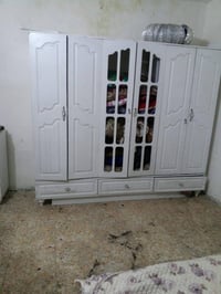 غرفة نظيفة للبيع ب٢٥٠ مع الدوشك بيها مجال للشراي العنوان بغداد دور الش...