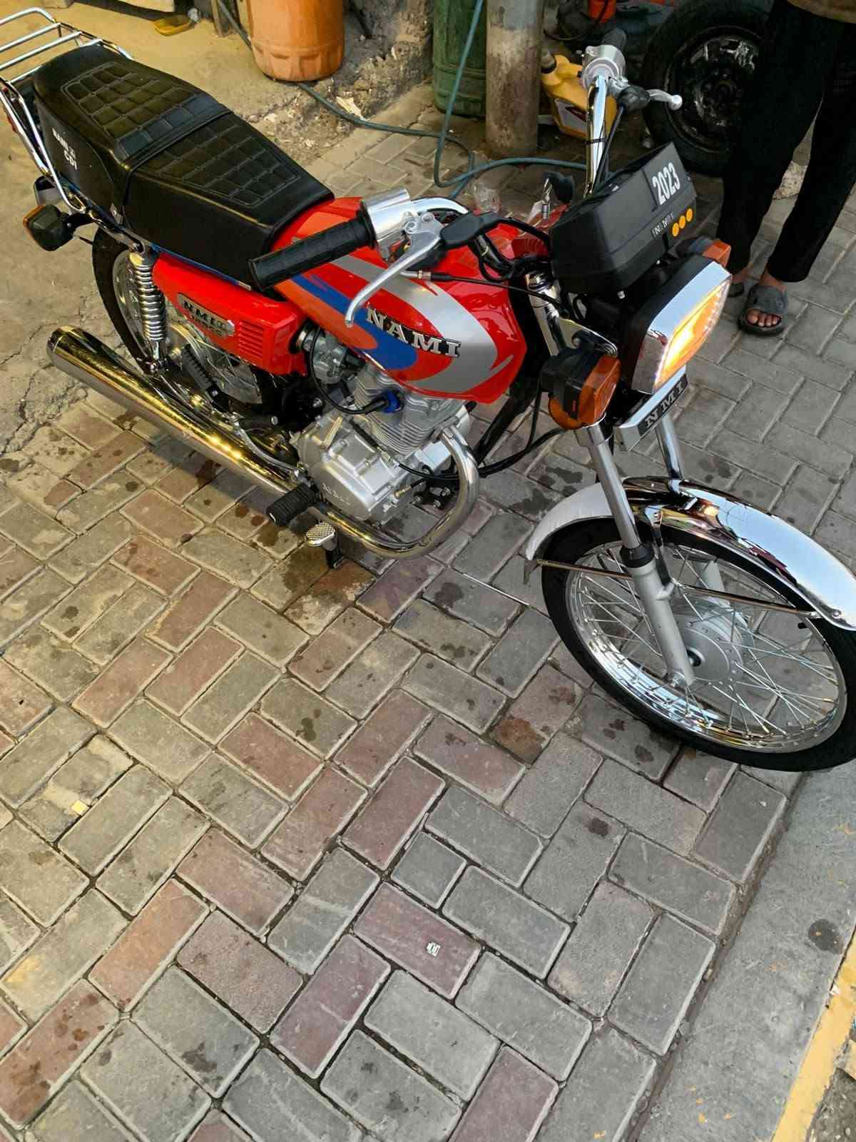 السلام عليكم دراجه نامه للبيع موديل 27 شلامجه اصلي اوراق كامله مابي اي نقص جديده العنوان ديالى بعقوبه اتصال ***********
