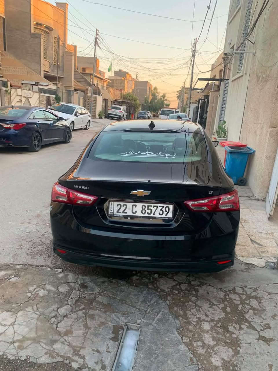 🚘 شفروليه ماليبو (فئة LT) - لون أسود ملكي فخم 🚘
✨للمتميزين وعشاق الأناقة والرفاهية، السيارة بمواصفات متكاملة وجاهزة للاستخدام:
 الموديل والفئة: شفروليه ماليبو - LT
 اللون الخارجي: أسود ملكي جذاب ولامع.
 فتحة السقف: بدون فتحة سقف (مواصفات مرغوبة وتكييف فائق الكفاءة).
⚙️ أبرز المواصفات والمميزات:
 الأداء والقوة: محرك اقتصادي وقوي يمنحك سلاسة وثباتاً عاليين على الخطوط السريعة داخل وخارج المدينة.
 الراحة والرفاهية الداخلية:
 مقاعد قماشية فاخرة ومريحة بتصميم أنيق.
 مساحات واسعة ومريحة لجميع الركاب مع صندوق أمتعة خلفي واسع.
 تكييف هواء مركزي عالي الأداء ومنظومة تبريد ممتازة تناسب أجواءنا.
 التكنولوجيا والترفيه:
 شاشة عرض معلومات وسائط متعددة تعمل باللمس.
 نظام اتصال ذكي بالهواتف (Apple CarPlay / Android Auto).
 نظام صوتي نقي ومميز، مع أزرار تحكم متكاملة من المقود.
 أنظمة الأمان والسلامة:
 وسائد هوائية متقدمة لحماية السائق والركاب.
 نظام مانع الانغلاق (ABS) ونظام الثبات الإلكتروني (ESP).
 حساسات وقوف وسائط مساعدة للركن بكل سهولة وأمان.
📌 الحالة العامة: السيارة نظيفة جدًا وجاهزة للدوام والسفر، لا تحتاج لأي مصاريف إضافية.
📞 للتفاصيل، الاستفسار، ومعرفة السعر:
يرجى الاتصال على الأرقام المرفقة أو مراسلتنا عبر رسائل الصفحة (الخاص).

السعر (110) قفل

***********
***********
