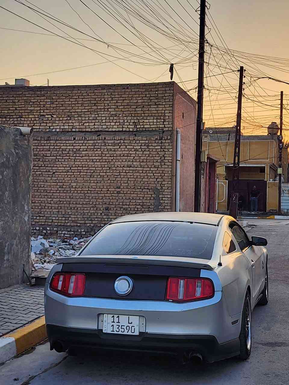 للبيع موديل 2010 محرك 4000 كير عادي .
كير و محرك مكفولات السيارة شلعتهة تخبل صاروخ 
نواقصهة صدر و كمبريسر تبريد .
رقم بغداد و بسمي رقم و سنوية و هزة كلهن جدد تحويلهة وية العقد المروري ميكلف 100 الف 
متوازي ع البيع و السعر 58 ورقة 
عنوان بغداد ***********
اخوان الشراي يتصل او يراسل ماسنجر و واتساب موجود ذكرت السعر مو معناته نتعامل بالتعليقات 😂✌️
