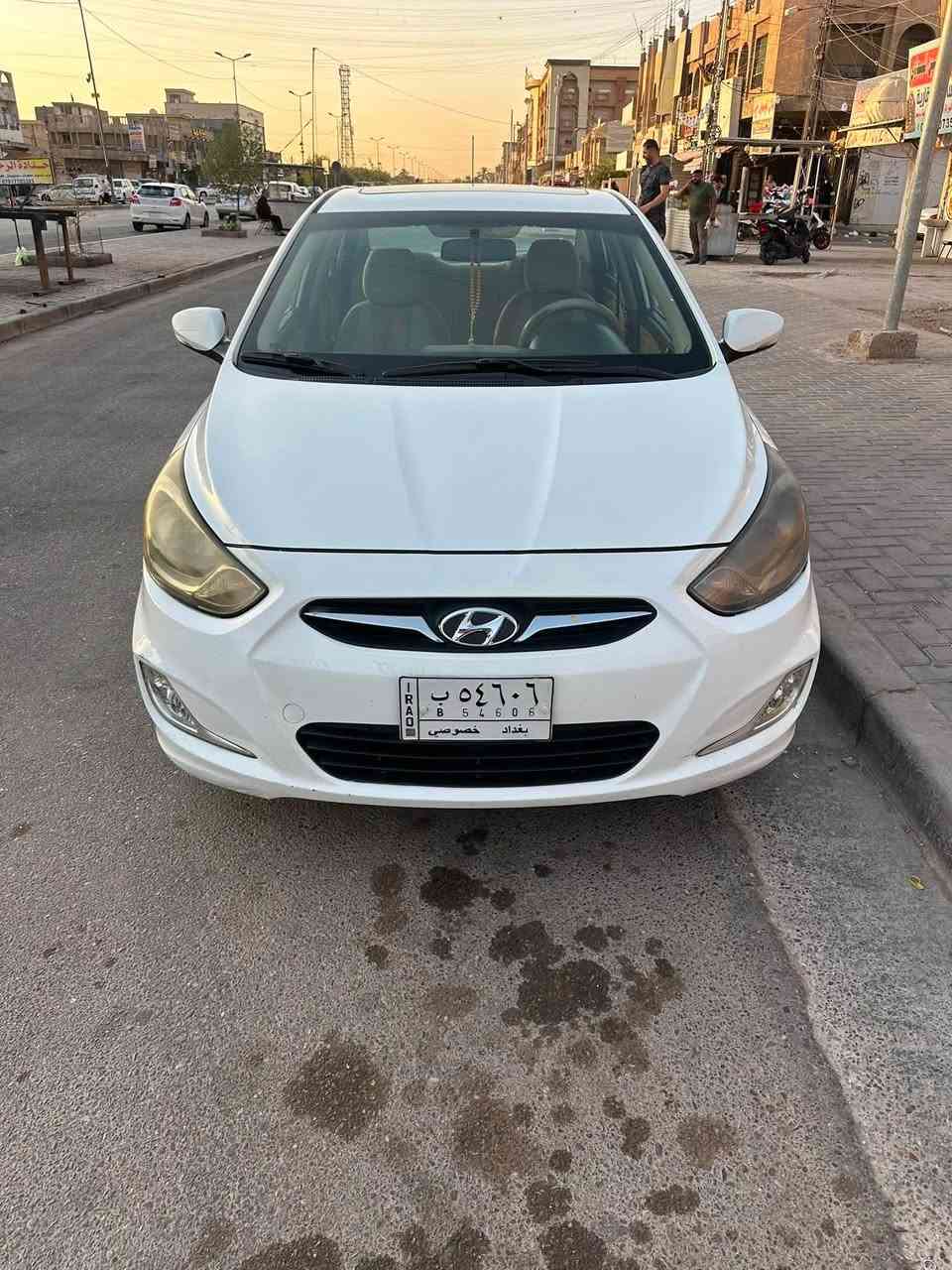 من رخصت الادمن
اكسنت موديل 2011خليجي 
بيها حادث باب وجاملغ بصف السايق او بيها طخطخات مثل مموضح بلصورة 
السيارة كلش حلووة وتبريدها ثلج 
السعر 85 ورقة وبيها مجال للشراي 
مكان السيارة بغداد حي العامل 
السيارة باسمي التحويل ثاني يوم

للستفسار ***********
