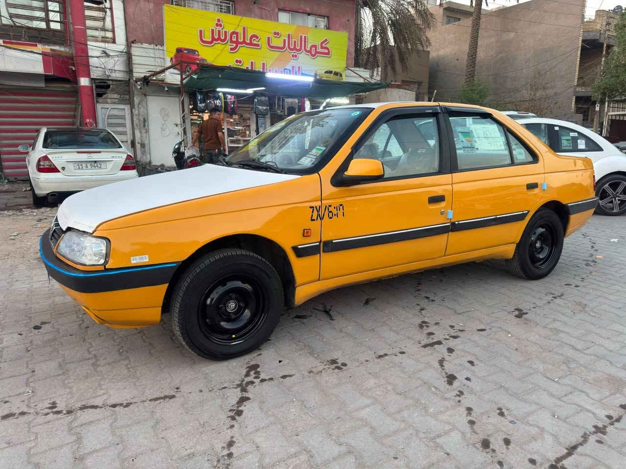 بيجو لميس موديل 2015  سياره جاهزه. مكفوله من الظربه فقط تبديل جاملغ اليمن باقي السياره. خير من الله مكينه كير تبريد مكفولات. رقم نكليزي. مصفره هيه وغرامات. تحويل مباشر. بغداد   السعر.  ٣٦ وبيه مجال   *********** مكاني. بغداد الشعب
