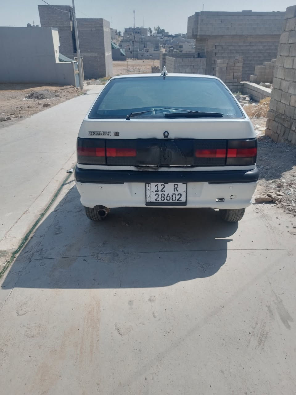 رينو 19
موديل 93 باسمي بيها كوبون 
السعر 25 وبيها مجال 
***********
***********

