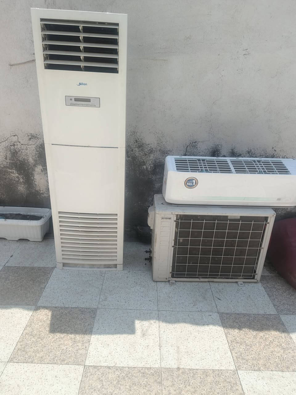 سبلت طن ونص ميديا القطعه الخارجيه تفصل بلنهار والداخليه مليكه
وقطعه كنتوري طنين وثلث نظيفه شغاله ابيعهن كلهن سوه شلعه وحده ب 250 الف .بصره الابله.
للتواصل .***********

