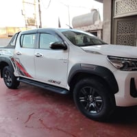 للبيع بيكم هايلوكس فورويل 2021  ساز  موصفات بصمه حساسات امامي  خلفي كا...