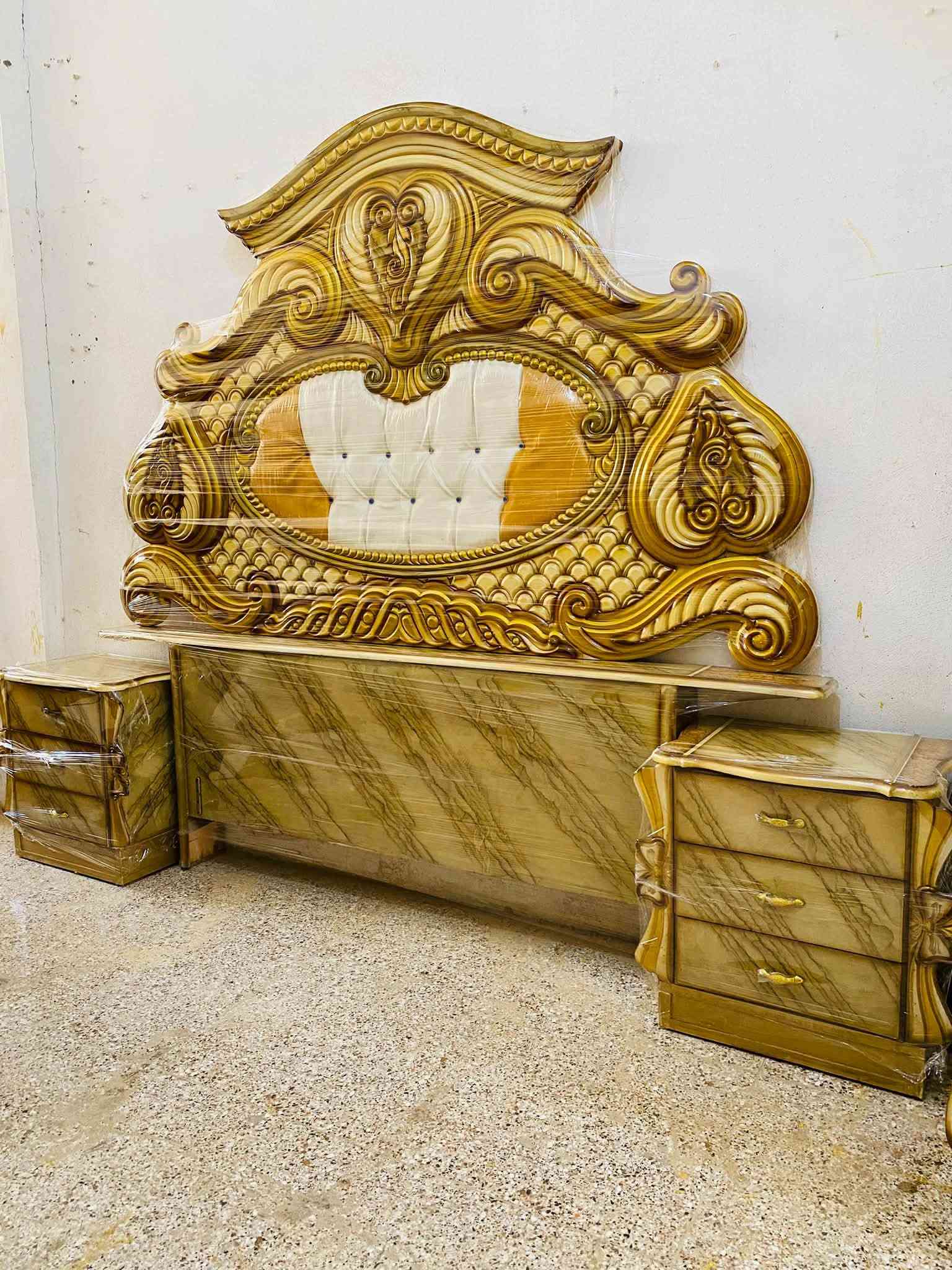 السلام عليكم غرفة عراقي صبغ حراري تصميم تركي 6باب طابقين بسعر750الف وبيها مجال للطيبين عنوان بعقوبة كاطون شارع ابو رباح مجاور ابو سعد جملة مزاد ضي القمر استفسار 

***********

***********
