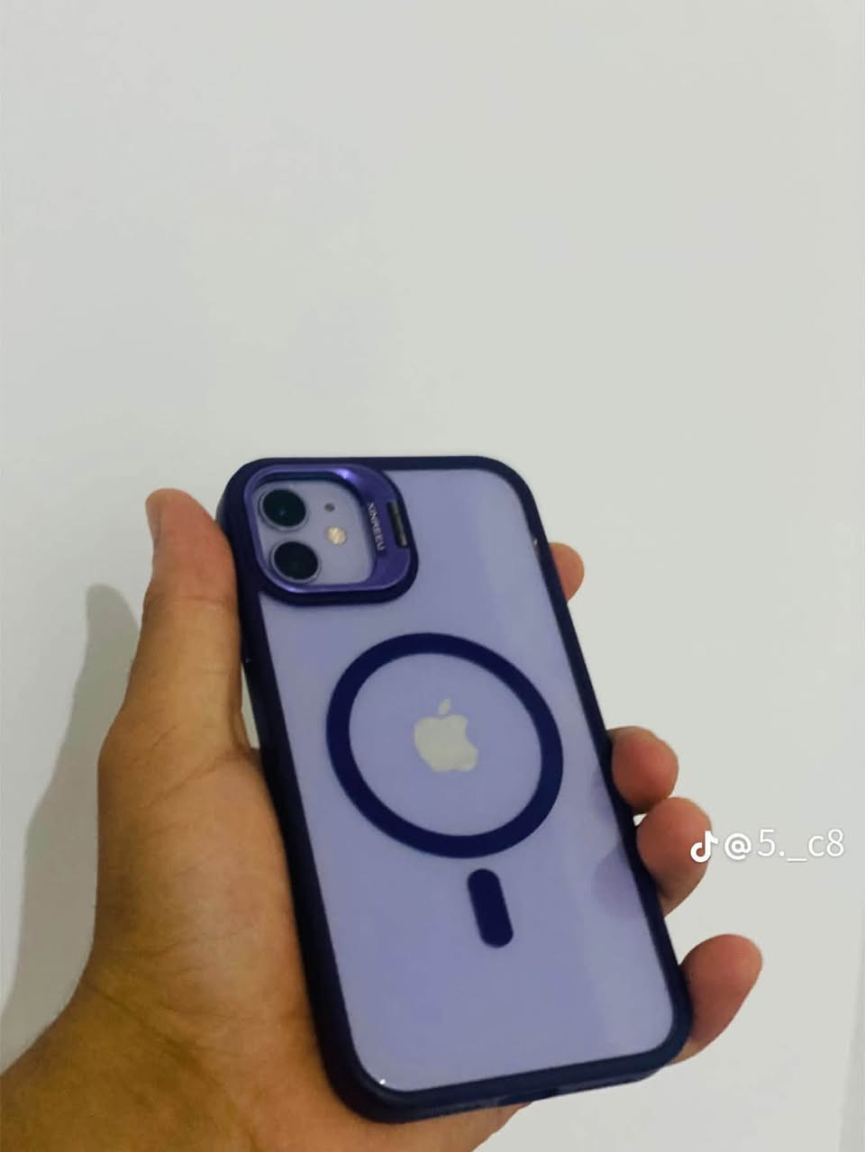 سلام عليكم 
للبيع ‏او مراوس ب آيفون ٧ابلاص 
iPhone 11 عادي
‏شرط ما مبدل بي كلشي 
‏شرطة النظافة ما بي أي عطل 
‏ذاكرة 128 
‏بطارية 87 شرط ما مبدله 
‏موبايل شخط مابي 
‏سعر 260 وبي مجال 
‏مكاني قضاء العلم قرب فلكة عبدالله 
واتساب *********** ￼

نص مكتوب في الصور:
- @5._c8
