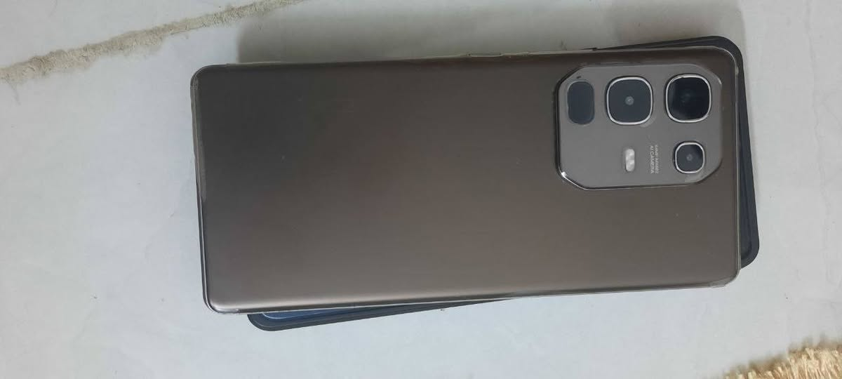 انفنكس نوت 50s 5g
جهاز نظيف  كلش  مغلف ببي اف   يشغل 90فريم ببجي 

هرتزية 144  مثل ما موضح  نضيف  100 بل 100

السعر 300 الف 

الرقم + واتساب ***********
