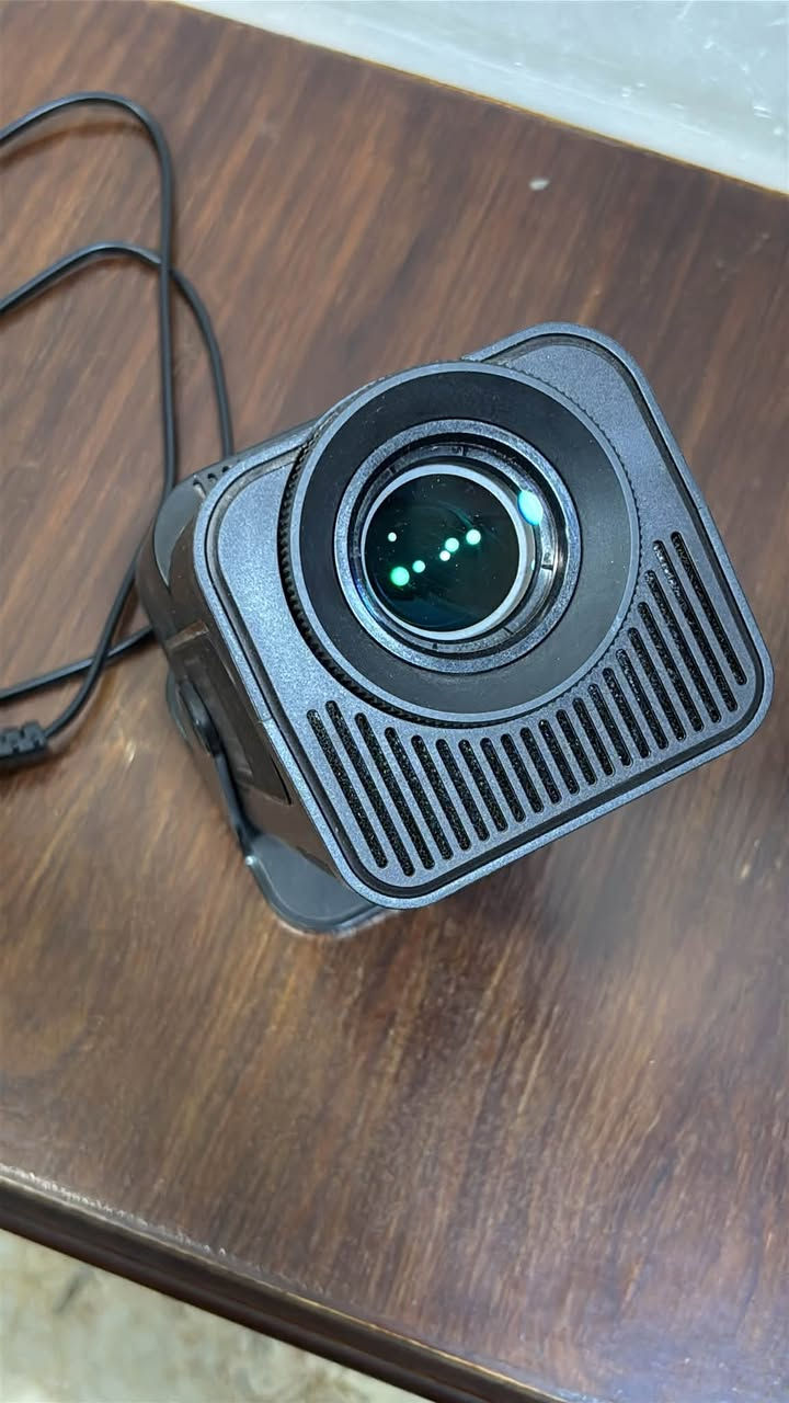 الماركة: Magcubic
الموديل: HY320 LCD Projector

مواصفات البروجكتر:
🔹 دقة العرض: Full HD 1080P
🔹 نظام التشغيل: Android
🔹 يدعم Wi-Fi
🔹 يدعم عرض شاشة الموبايل لاسلكيًا
🔹 منفذ HDMI
🔹 منفذ USB
🔹 تشغيل الأفلام والفيديوهات والصور
🔹 إضاءة LED بعمر طويل
🔹 مناسب للأفلام، المباريات، الألعاب والعروض
مع بردة عرض عملاقة

السعر 80 الف دينار عراقي مكاني بغداد البلديات
واتساب ***********
