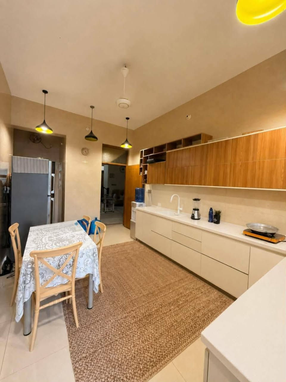 اعلان دار للبيع /​📍

⏰ تم تخفيض السعر / 185 بليد /💰 
مطلوب اسكان 44 / 💰 

​🏡 دار للبيع في الديوانية – أم الخيل الرابعة
​فرصة ممتازة للتملك في موقع مميز وهادئ!
​📍 الموقع: الديوانية - أم الخيل الرابعة (نزلة حمامكو بيروت - ثالث فرع).
📐 المساحة: 150 متر مربع (الواجهة: 7.5 م × النزال: 20 م).
🏗️ نوع البناء: طابقين (كونكريت مسلح).
💰 الوضع المالي: مطلوب صندوق الإسكان (44 مليون دينار عراقي) 
التزديد 260 كل شهر 
​🔹 التفاصيل والتقسيم الداخلي:
​الطابق الأول:
​غرفة استقبال كبيرة.
​صالة واسعة + مطبخ. ♨️
​غرفتان نوم.
​مناور للتهوية والإضاءة.
​مجموعات صحية (داخلية وخارجية). 🛁
​الطابق الثاني:
​صالة واسعة.
​حمام ومجموعة صحية.
​📞 للاستفسار والمعاينة:
يرجى مراجعة مكتب أحمد الشمري للاستثمار والتطوير العقاري أو الاتصال على الأرقام التالية:
📱 ***********
📱 ***********
