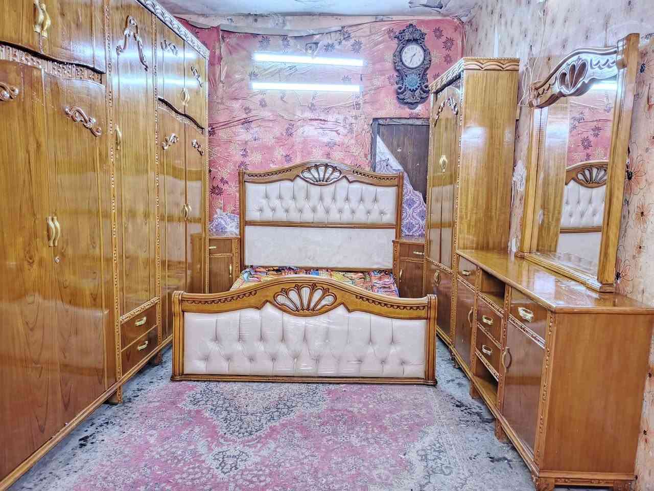 غرفه اخشاب خمس ابواب ملحق للبيع ***********السعر 750صاج داخل وخارج الضهر جرجوبه الزاويه كنتوريه موديل حديث موديل زان العنوان بغداد وكو توصيل متواجد وتساب
