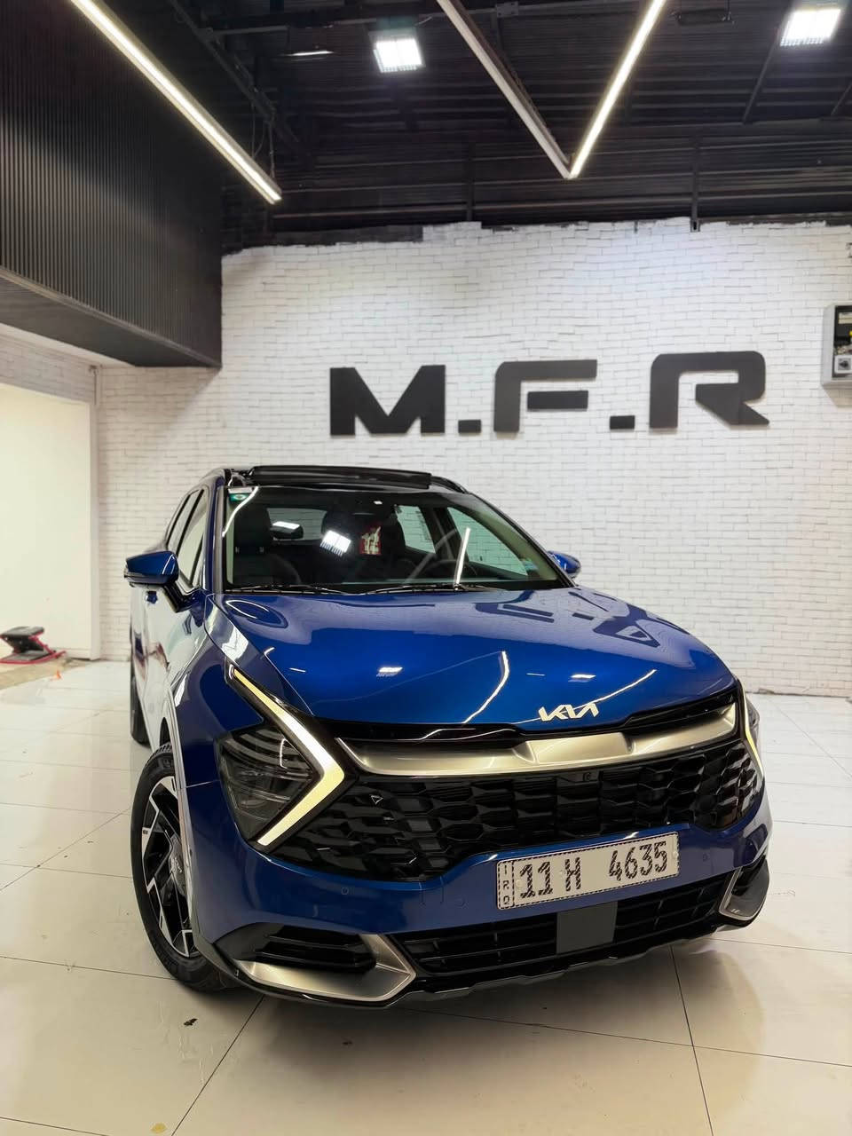 2025 kia sportage sx prestige
٢٠٢٥ كيا سبورتج اس اكس برستيج اعلى مواصفات 
محرك 2500
دخول جديد لون جويتي ازرق
ماشية 14 الف ميل وبعدها على مشي امريكا 
رقم بغداد مميز ٤ مراتب 
ضرر السيارة سطحي بدون اي دواخل شاصي ولغد كفالة
بدون ايرباك !! بدون ايرباك !! 
جاملغ جهة اليسار وبنيد صبغ

١- بانوراما 
٢- كامرات محيطية ٤ امامية وخلفية وجانبية ومن تنطي اشارة تشتغل الكامرة بالكيجات
٣- رادار امامي وخلفي وجانبي نقط عمياء وتحديد مسار وقيادة آلية
٤- حساسات امامية وخلفية 
٥- كشنات جلد اسود 
٦- كشنات كهرباء وخزن  وتبريد وتدفئة وستيرن تدفئة
٧- سستم صوت هارمن كاردن مع سبوڤر بالصندوق 
٨- لايتات عدسات 
٩- اوتو هولد 
١٠- مساعد النزول من المنحدرات 
١١- سايد بريك الكتروني بصمة 
١٢- صندوق كهرباء 
١٣- شاحن موبايل وايرليس 
١٤- تبريد مناخين منفصل امامي وخلفي 
١٥- كيجات دجتال تتغير اشكالهن مع شاشة كبيرة اكبر حجم 
١٦- انارة داخلية LED 
١٧- ويل كب حجم ١٩ 
١٨- نظام ستارت اند ستوب 
١٩- منافذ شحن بالكشن 
٢٠- تشغيل عن بعد 

السعر 228$ ورقة وبيها مجال 
***********
مكان السيارة بغداد البنوك
