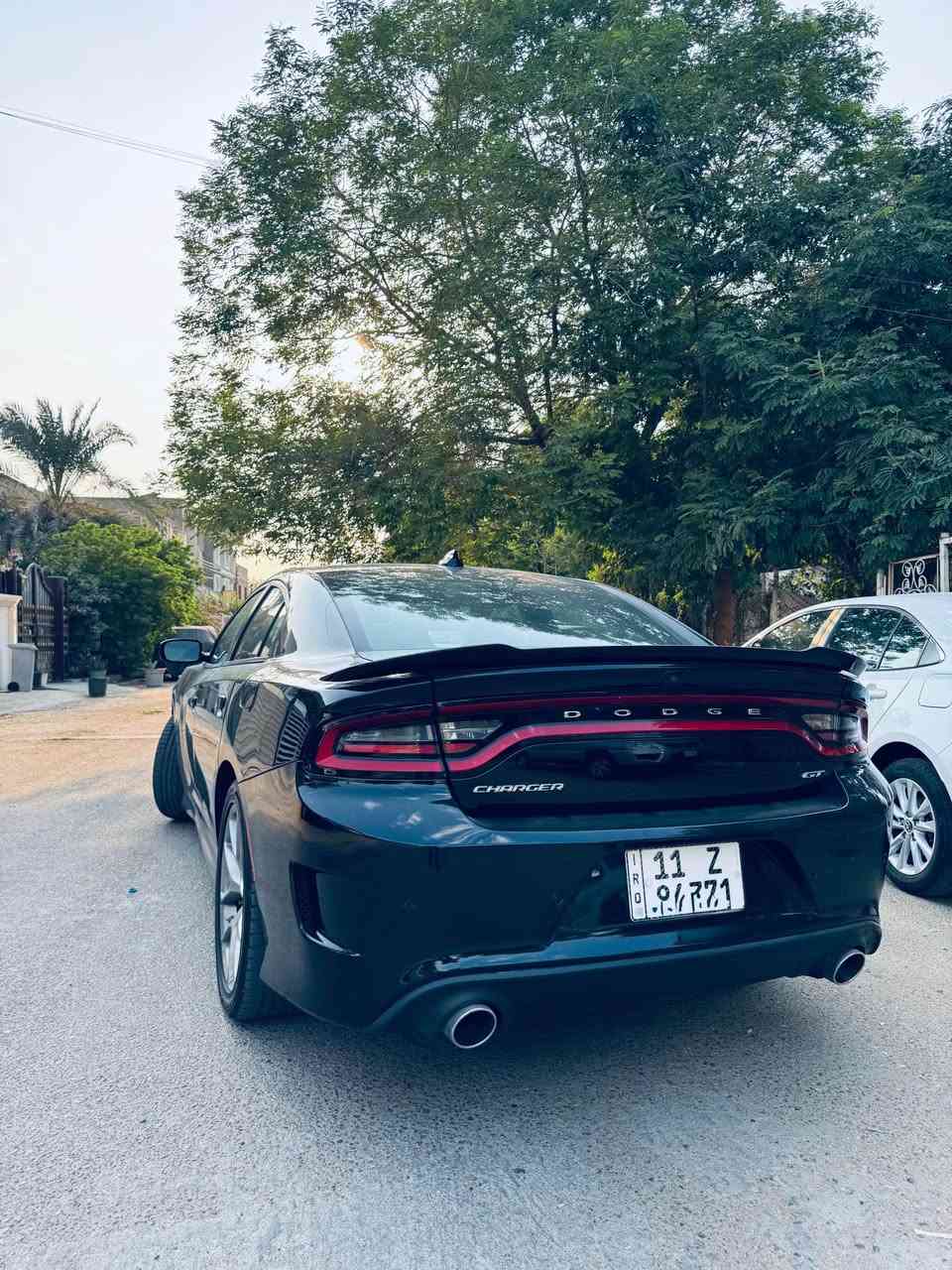 � للبيع | دودج تشارجر GT  2023 🔥
▪️ الموديل: 2023
▪️ وارد امريكي 
▪️ الحادث : باب خلفي تبديل نفس اللون وصبغ بالجاملغ الخلفي بسيط  نظيفة جداً، ✅ 
▪️ الممشى:36 ألف 
💵 السعر255 
للاتصال :*********** بغداد, العراق
