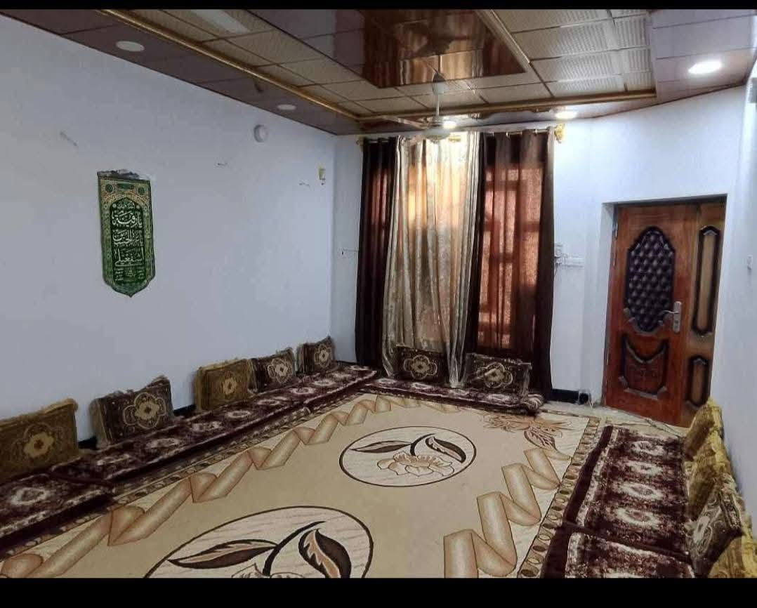 بيت  200 م طابو زراعي سند ٢٥ بي معاملة تطويب موقع ممتاز خلف الاقسام لداخلية لكلية لطب ركن على شارعين بناء طابقين بي ٤ غرف نوم ٢ صالات 3 حمامات واستقبال 8امتار بناء طابوق وصب مسلح وسيراميك و السعر مناسب فقط واجهيه البيت عايزه لبخ العنوان نهايه حايط القسام الداخليه لكليه الطب مقابله البيت واجهيه 10 نزال 20 شارع
 10م السعر 105 بي مجال
 *********** اي استفسار
