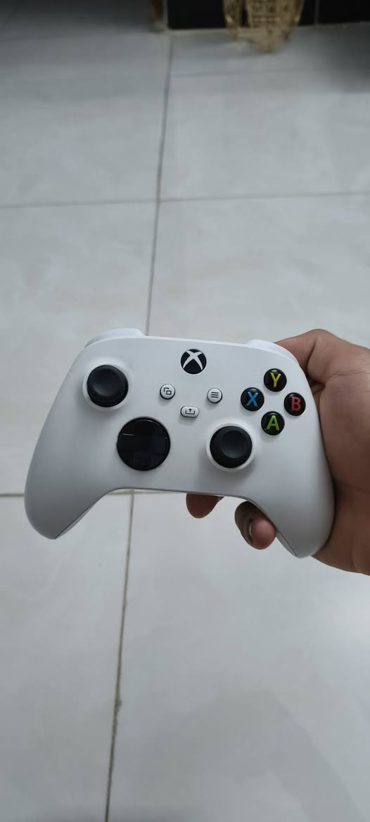 سلام عليكم
اكس بوكس سيريس اس
الجهاز موديل 23
مفتوح مبدل HDMI وكاله
جوستك واحد انطيك ويا رافع انلوك وبطارية
كامل ملحقاته الجهاز اخو الجديد وبي بس نقطتين 
سود يعني بسبيرتو تروح
سعر الجهاز ٣٦٠ الف واكو توصيل وين متريد
رقمي: ***********
@الجميع
