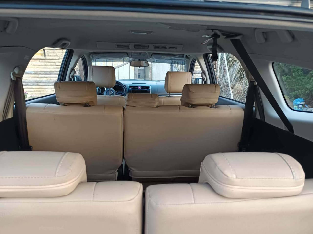 تويوتا روش TOYOTA0💯بيع ومراوس مراوس 
موديل 2023
المواصفات: خليجي 
 
السيارة 7راكب مريحة 
تحكم استيرن
بصمة تشغيل 
نظام اقتصادي الوقود ECO💯
نظام مانع انزلاق ABS
نظام الثبات الإلكتروني ESP
كير اوتوماتيك
دشبول خياط
داخل لونين
تبريد خلفي منفصل

سبعة راكب
ستة ايرباك
حساس خلفي
اشارة بالمري
لد نهاري
لايت زنون(عالي+ناصي) LED
بك لايت LED
بك لايت ضبابي
خمسة ويل 
مدخل
‏BLUETOOTH 

 سياره مال جناي
ماشييه 24

الاتصال***********
او المراسله خاص
