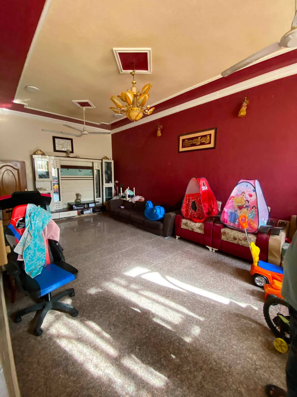 بيت للبيع في حي الجامعة المساحة 312.5 بسعر مناسب انشالله
قريب عل شارع العام جدا  الشراي يتواصل على ارقامنا ويدلل وبلنسبة للسعر السعر بسعر عرصة بحي الجامعة 
***********
***********
