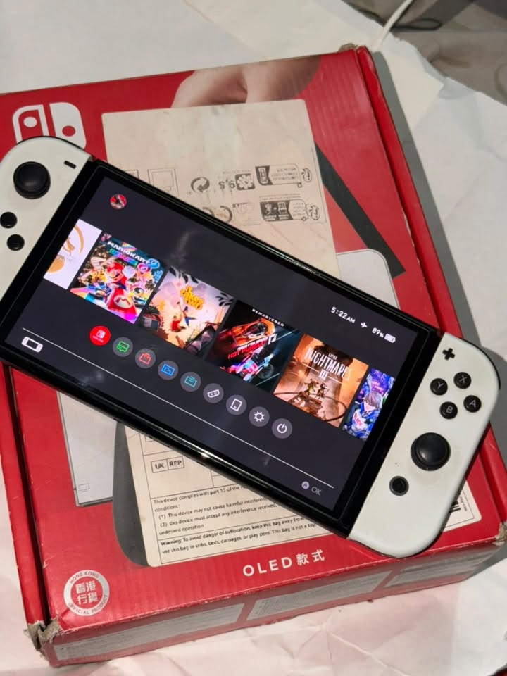 سلام عليكم نتندو سوتج OLED جهاز جداً نضيف تهكير طمطم ثلاث انضمة
اون لاين✅

 اوف لاين✅ 

واندرويد✅

العاب بس اس بي والعاب بلي 2 ومكتبة مليانة العاب 

 كلهن شغالات  ذاكرة 256 ساندسك وعليه لاسق حماية شاشة السعر 440 وبيه مجال مكاني بغداد البلديات
***********
