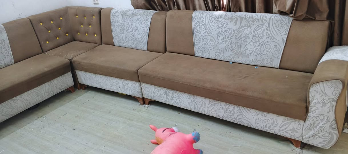 سلام عليكم..تخم نضيف جدأ
كدام عينك....
بالنسبه الصبغ هذا صبغ مائي بسبب الترميم مال غرفه استخدم فقط 6اشهر 
السعر 150 وبي مجال.....خاص او ***********
واتساب
