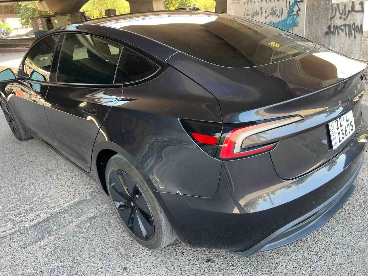 سلام وعليكم تيسلا للبيع
موديل 2025فول مواصفات حادث

بابين ومنزل الصور الحادث بلمنشور 

اليساره جديده وبسمي تحويل مباشر

اتصال ع رقم ***********
