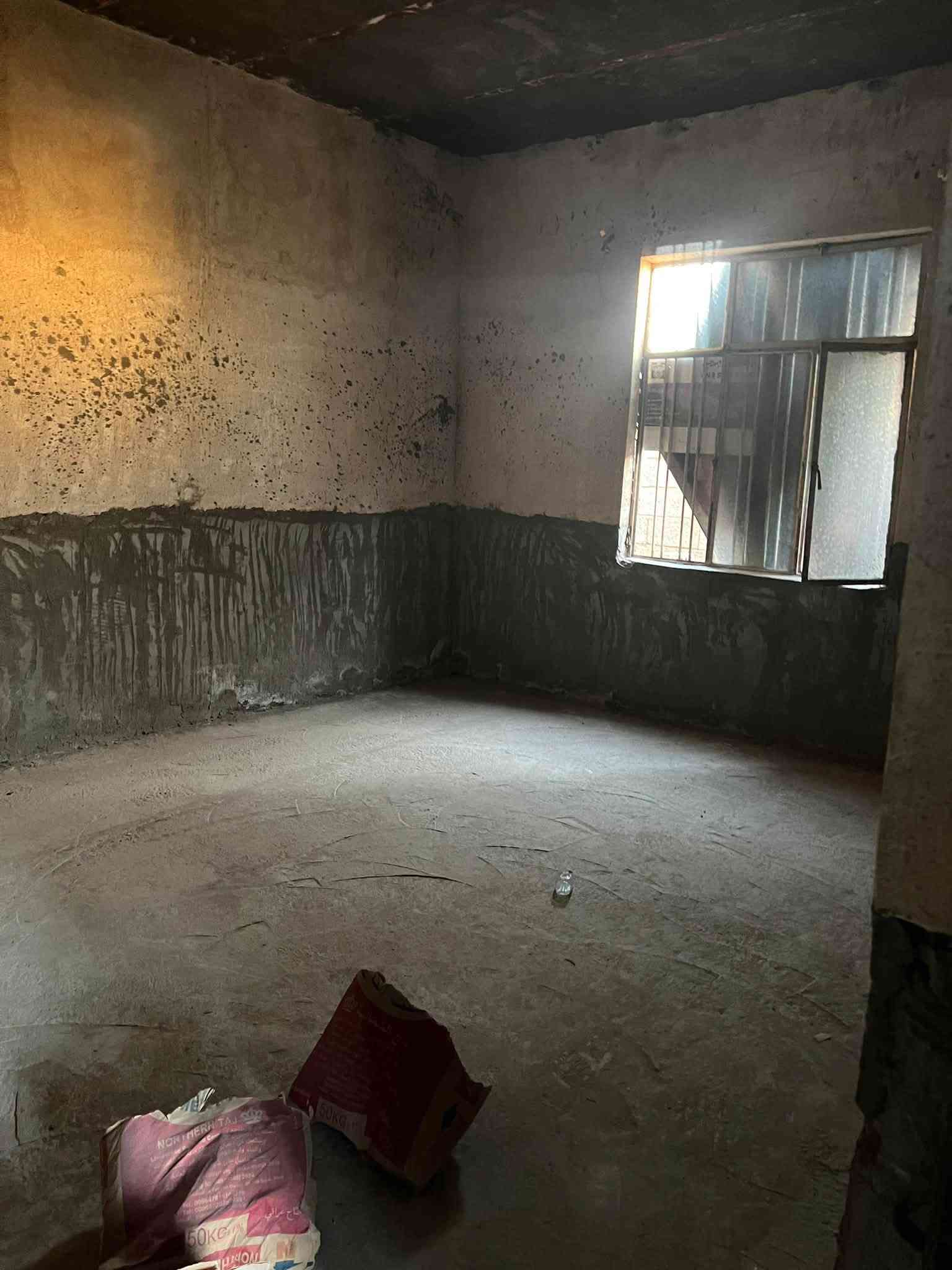 السلام عليكم بيت للبيع مساحه 120 متر اصولي سبع قصور نهاية شارع ابو جاسم المالكي خدامات كامله عوزه ترميم بس السعر 20 وبي مجال الاستفسار *********** موجود خاص وواتساب
