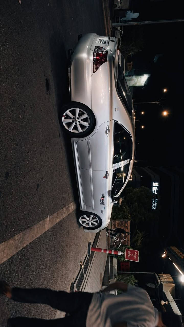 شاهینە مووس سلڤەر
سێ دووگمەی سپۆڕت athelet
مەکینە 182 و 130هەزار ڕۆشتووە 
کە داغڵکراوە یەک دەستی کردووە 
کامل بۆیاغی ئەوروپا جگە لە سەقف 
سەقف سڵاید ویل دینگە 
سوکانی لێگزس کوشنی جڵدە
کۆدی بۆ کراوە بارکۆدی وەرگیراوە
هەموو گیانی بەشەرت زۆر بێ عەیبە 
نرخ 60 گەڵاو معامەلە
*********** السليمانية, العراق
