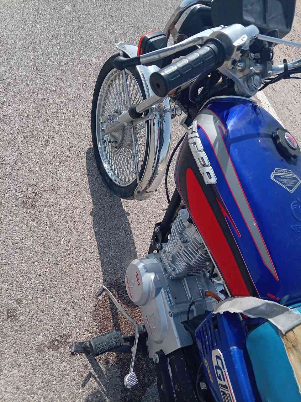 للبيع تايكر موديل 21 الدراجه مابيها كل نقص بس يرادلها كشن سعر 475 وبيها مجال للطيبين اتصل وتدلل ***********
