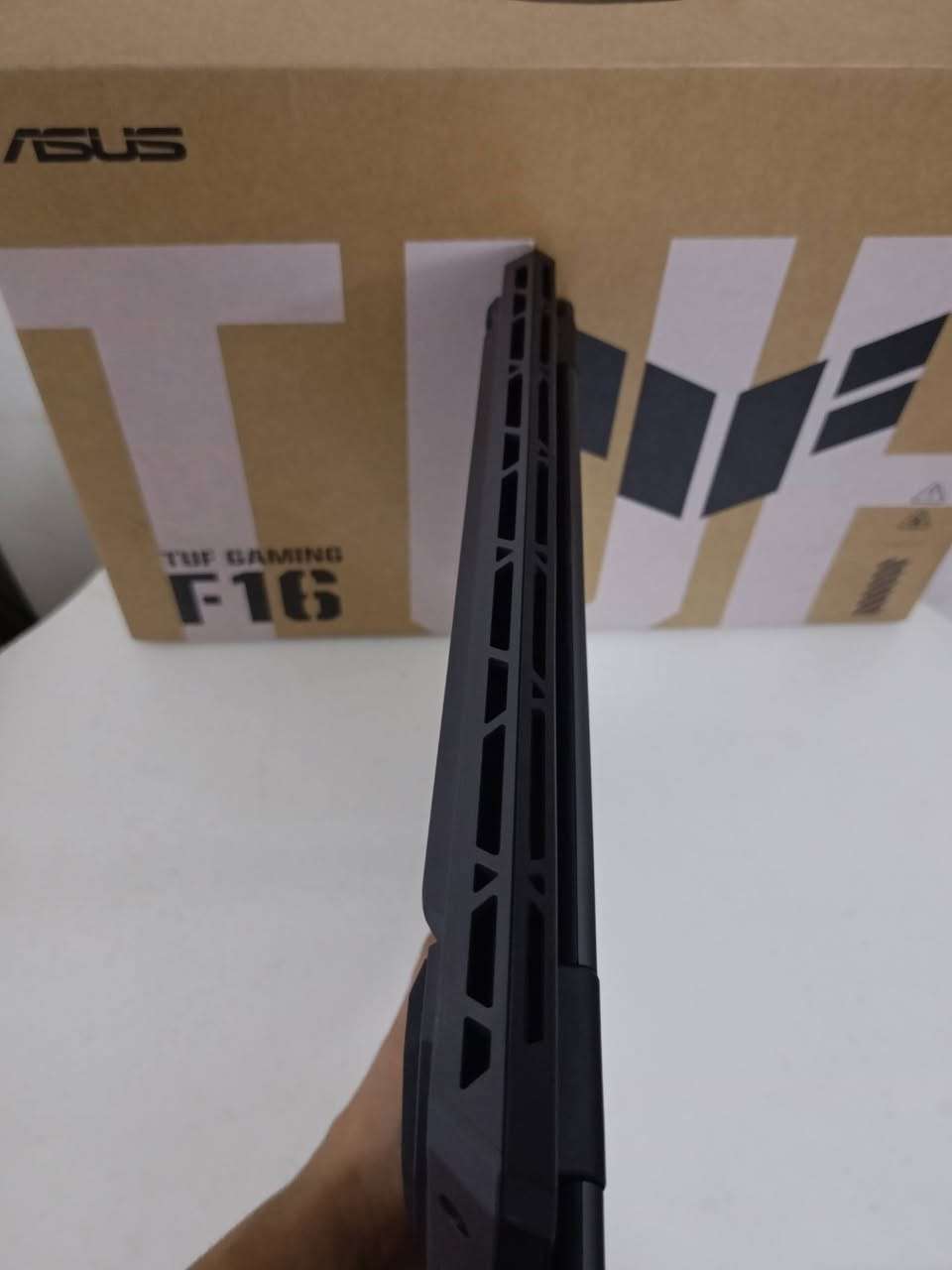 ASUS TUF F16
• المعالج: Intel Core i5-13450HX.
• كارت الشاشة: NVIDIA RTX 5050 (8GB).
• الذاكرة (RAM): سعة 16GB DDR5.
• التخزين: هارد 512GB SSD.
• الشاشة: مقاس 16 بوصة بمعدل تحديث 165Hz.
* الجهاز مستخدم شي بسيط ونظافته 100% انطيك بي ضمان ايام  *
💵 مليون 300الف 
📍 بغداد - الشعب 
📞 ‏‪***********‬‏

نص مكتوب في الصور:
- شركة العالمية للحاسبات 27 أغسطس - توفر الان وبسعر مناسب :- ASUS TUF Gaming F16 FX608JH-RV033AR, Intel Core i5-13450HX, RAM 16GB, SSD 512GB, NVIDIA Geforce RTX 5050 8GB, 16.0 inch WUXGA 165Hz, Jaeger Gray -------- السعر: 1.650.000 دينار عراقي طلب مباشر من الموقع الالكتروني, والدفع عند الاستلام, توصيل مجاني من خلال موقعنا الرسمي العالمية للحاسبات https://globaliraq.iq العراق بغدادا شارع الصناعة - الجامعة التكنولوجية, داخل فرع النخلة (عامود رقم 14) تسلسل المبنى G توصيل لكل محافظات العراق ...https://globaliraq.iq/.../asus-tuf-gaming-f16-fx608jh رابط المنتج :- قسم اللابتوب 7726224804 7726224809 - قسم الديسكتوب والتجميع 7726224806 7726224805 الشاشات والاكسسوارات *********** *********** - رابط تحميل التطبيق للـ iPhone: https://apps.apple.com/us/app/qiyam-al-alamiya/id6757885531 رابط تحميل التطبيق للـ Android: https://appgallery.huawei.com/app/C116858345 رابط الموقع الإلكتروني: https://globaliraq.iq عرض أقل GLOBALIRAQ.IQ ASUS TUF Gaming F16 FX608JH-RV033AR, Intel Core i5-13450HX, RAM 16GB, SSD 512GB, NVIDIA Geforce RTX 5050 8GB, 16.0 inch WUXGA 165Hz, Jaeger Gray