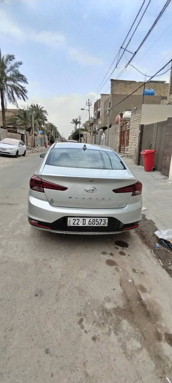 السلام عليكم
من رخصة الادمن 

نوع السياره : النترا

الموديل:2019 كير ومكينه مكفولات 

مواصفات 

محرك:2000 دوش

رادار تحديد مسار 

توقف ذاتي 

نقطه عمياء 

كامره دواره 

شاشه كبيره

لايت اربع عدسات 

مري شفط 

تحكم ستيرن جهتين

كير at 

تبريد ثلج 

رقم السياره أربيل بأسمي شرط التحويل 

مكان السياره بغداد 

وارد امريكي 

حادثها بابين تبديل نفس الون بدون صبغ مالات كصه امريكي وجاملغ نفسه مصلح وبالعراق باب السايق صبغ كد شبر ونص وكلهن صور الحادث منزلهن بالتفصيل

السياره ماشيه١٣٠

السعر :123 وبيها مجال بسيط 

الهاتف ***********
