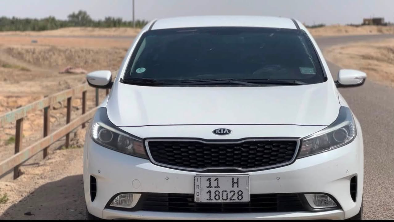 سيراتو 2018خليجي1/1
رقم بغداد 
تحويل مباشر 
بيها جاملغ امامي مبدل و بارد . 
فول مواصفات عده الفتحه.
بصمه تشغيل
بصمه ابواب
ترحيب عند الاقتراب 
حساس امامي
حساس خلفي
كامره خلفيه 
لد نهاري أمامي
بك لايت لد
خمسه ويل كب
سبايدر خلفي
تبريد قطعتين 
شفتات تسارع
مري شفط
اشاره بالمري
مكينه 1600
يدات نيكل
ماشيه133,000km
مكان الوركاء الكرامه
للاستفسار الاتصال على الرقم ***********
