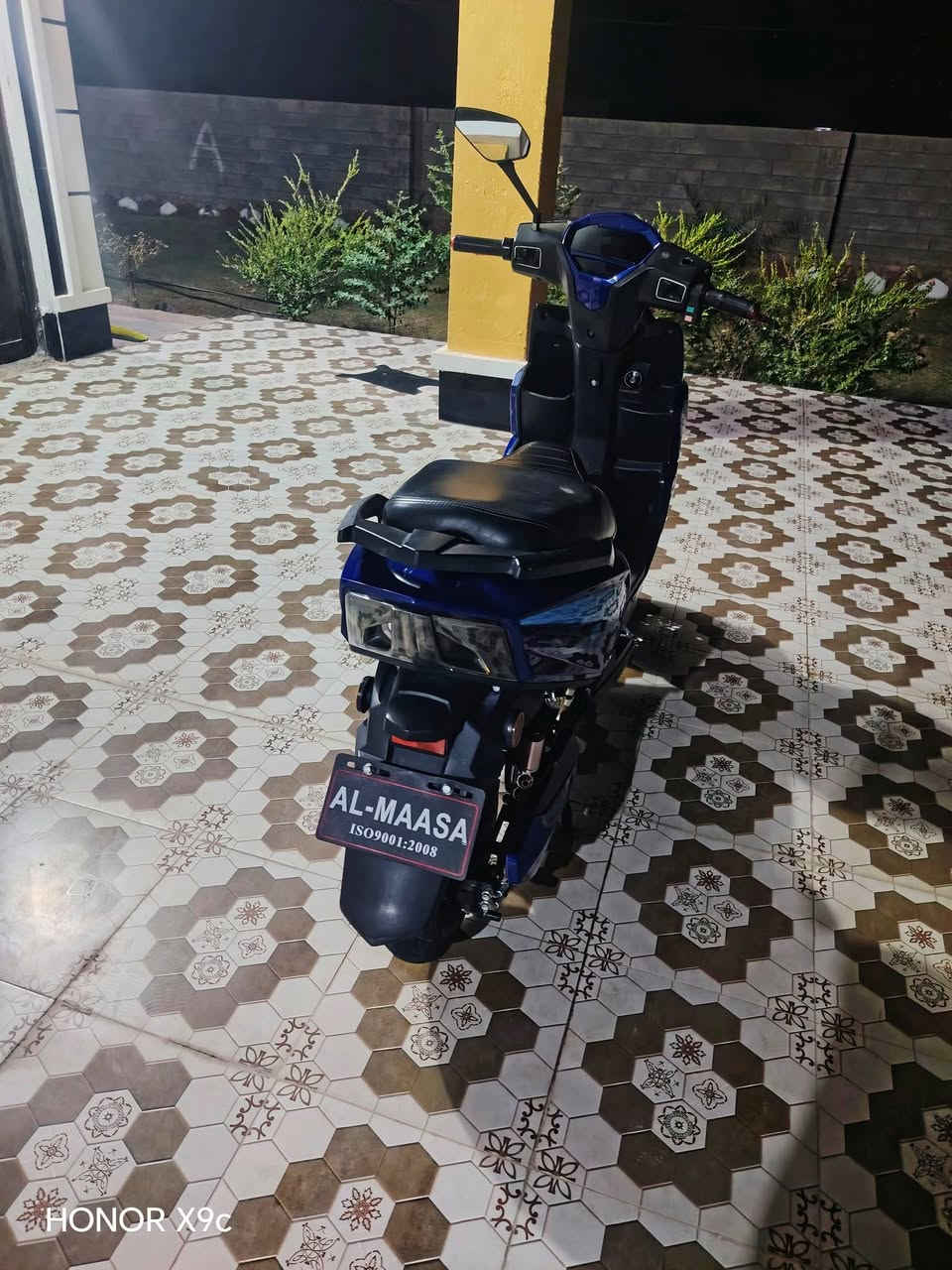 للبيع دراجة شحن ماتروكس 2025 6 بطاريات ملف 2000W كلشي شغال عل فحص بطاريات بلاديه مامبدله السعر 600وبي مجال مكاني الرمادي ***********
