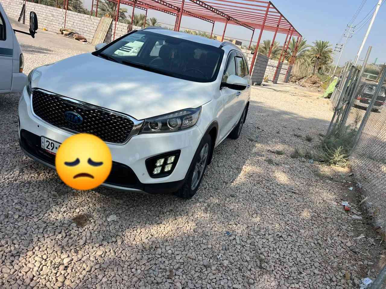 السلام عليكم سورنتو للبيع موديل 16 فول مواصفات ما عدا بنراما تخم تاير حداديه جديده صبغ عام لا ضربه قويه ولا تبديل ولا متجيه سياره نظيفه جدا مكان حله الإتصال عل ***********
