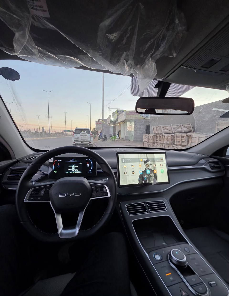 سلام عليكم 
BYD دستروير الجيل 5
للبيع السيارة فول مواصفات عدى الفتحه 
السيارة كامله هيه وملحقاتها الاصلية اي نقص مابيها ✅️
 + شاحن سريع 16 امبير ⚡️
السيارة ماشية 14 الاف وبعدها بوضع الوكالة 🔋
 مكفولة كفاله عامه عدى رصعه بسيطة جدا حجم اصبع (بخشم البنيد )
السعر 19.5 مليون وبيها مجال بسيط جداً ⛔️
( مكاني كربلاء )
اذا ماعجبك السعر لا تكسر بحلال العالم رجائاً 🌹🤍
للاستفسار اكثر التواصل :***********

