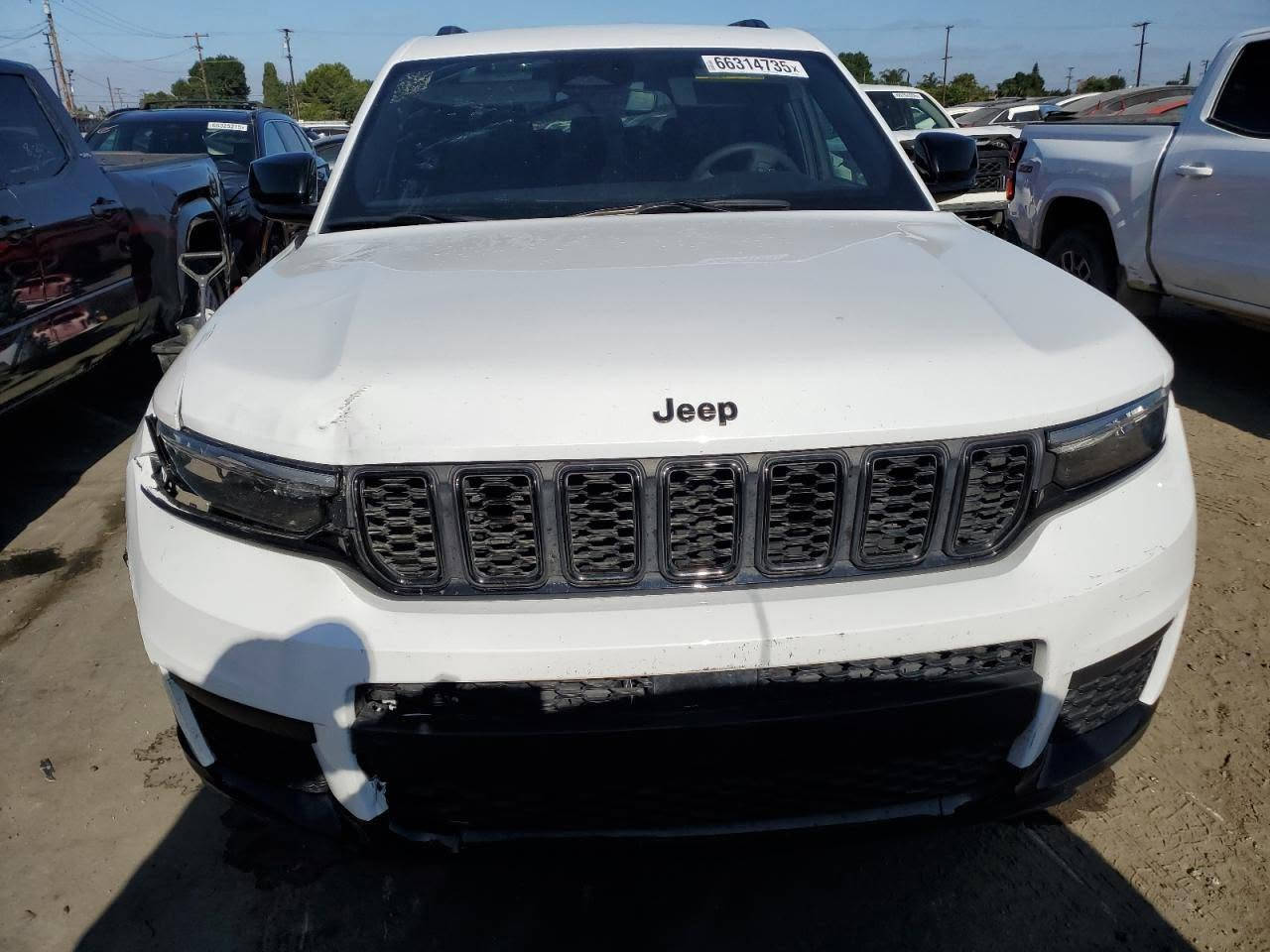 الصور مع المنشور للسيارة في المزاد ..
جيب كراند شيروكي لاريدو 

الموديل : 2024 

المحرك : V6  3.6L 

عداد المسافة :  28.600 الف ميل  حاليا

 المواصفات :

*اشاير بالمري 

*فور ويل 

* رادار امامي وخلفي مع مانع تصادم 

* تحذير الخروج عن المسار 

* تحذير النقطة عمياء 

* شاحن موبايل

* ويل قياس 20 انج  

* شفتات بالستيرن 

* كاميرة خلفية مع حساسات   

* دخول ذكي

* تشغيل عن بعد 

* الصندوق الخلفي كهربائي 

*مقاعد السيارة جلد وكنتارة 

* مقعد السائق كهربائي 

* المقاعد الأمامية تدفئة 

* حساسات خلفية 

* 7 راكب

* تبريد خلفي  

* تدفئة ستيرن 

* مانع تصادم خلفي 

* بلوتوث تلفون 

* محدد سرعة 

* نظام التشغيل والاطفاء الاوتوماتيكي ( Auto Start System ) 

الحادث : امامي طرف السكن بيها ربع بونيد صبغ وجامرلغ
انطي بيها وكالة وضمان السيارة باسمي
مكان السيارة : كركوك
رقم السيارة كركوك شهداء
للاستفسار الاتصال وتساب 
***********
