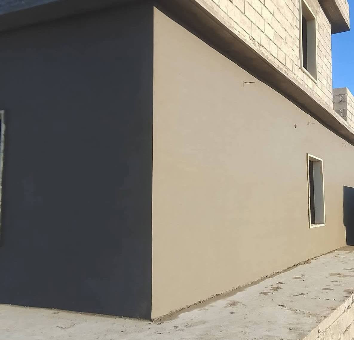 السلام عليكم
كادر لباخين جص سمنت شغل درجة اولى
 اليريد يتصل ع الرقم ***********

نص مكتوب في الصور:
- 65 ٧:٥١ م
