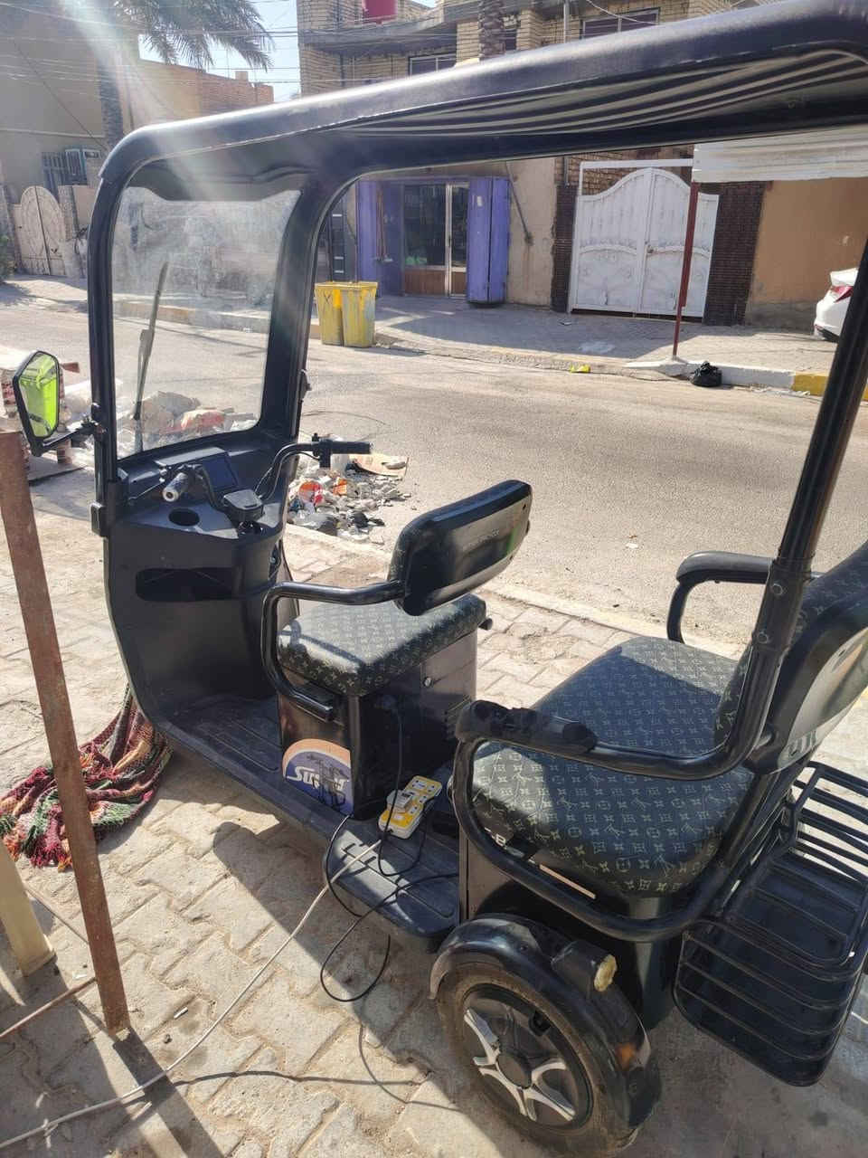 دراجه شحن للبيع كل نقص مابيه شغاله علا اخر حبايه سعر ٩٠٠ الف او بيه مجال اتصال علا الرقم *********** راعي الدراجه

