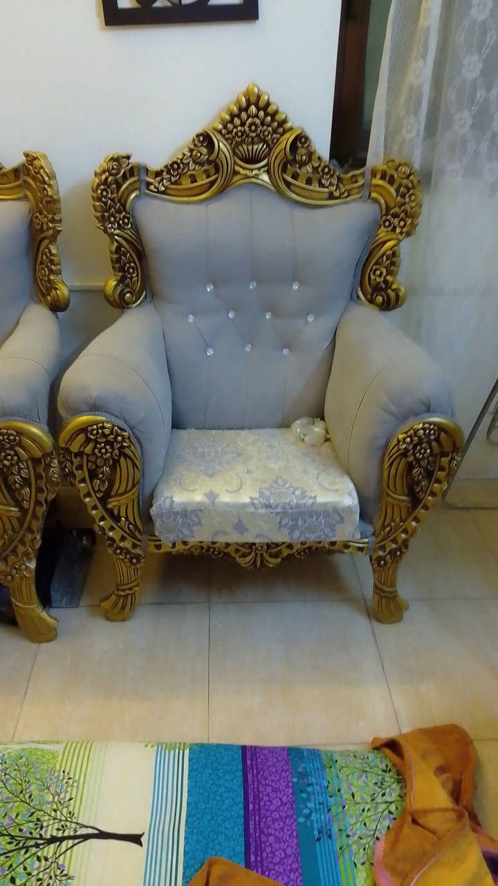 تخم نضيف للبيع سعر 350 قرب جامع النداء
***********

