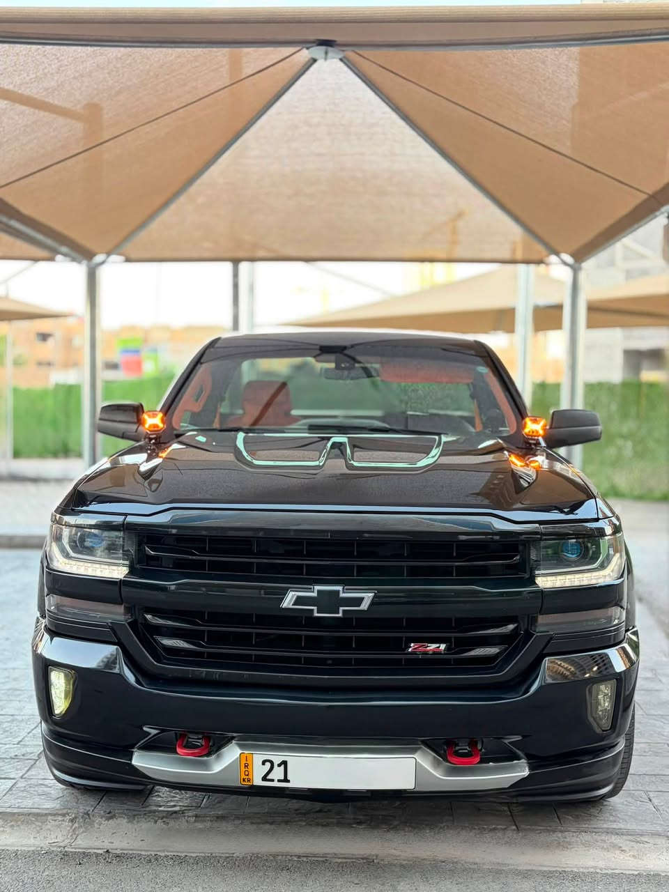 ب سعر البلاش قطعة مميزة للبيع سلفاردو 2018 Z71 تك باب خليجي كفالة عامة رقم شمالي ب اسمي شخصياً 
ممشى 70 الف مكينه  4.3 المرغوب 

شاشة وسطية تدعم ابل كار بلي واندرويد اوتو _كير تعليك 
تشغيل عن بعد _مقاعد  ودشبول لون مميز برتقالي _نظام مراقبة ضغط الاطارات _سستم صوت سماعات دمام _ غطا بدي خلفي _تحكم الكتروني ب الثبات والجر _مساحة تخزين _شاشة عرض معلومات وسطية_السيارة كاملة على اخر حباية وبعد بيها هواي مواصفات وبيها اضافات بل عافيه عل مشتري 

السعر 227 وبيها مجال 

للاستفسار الاتصال على الرقم 
*********** 
مكاني بغداد الكرخ قرب المطار
